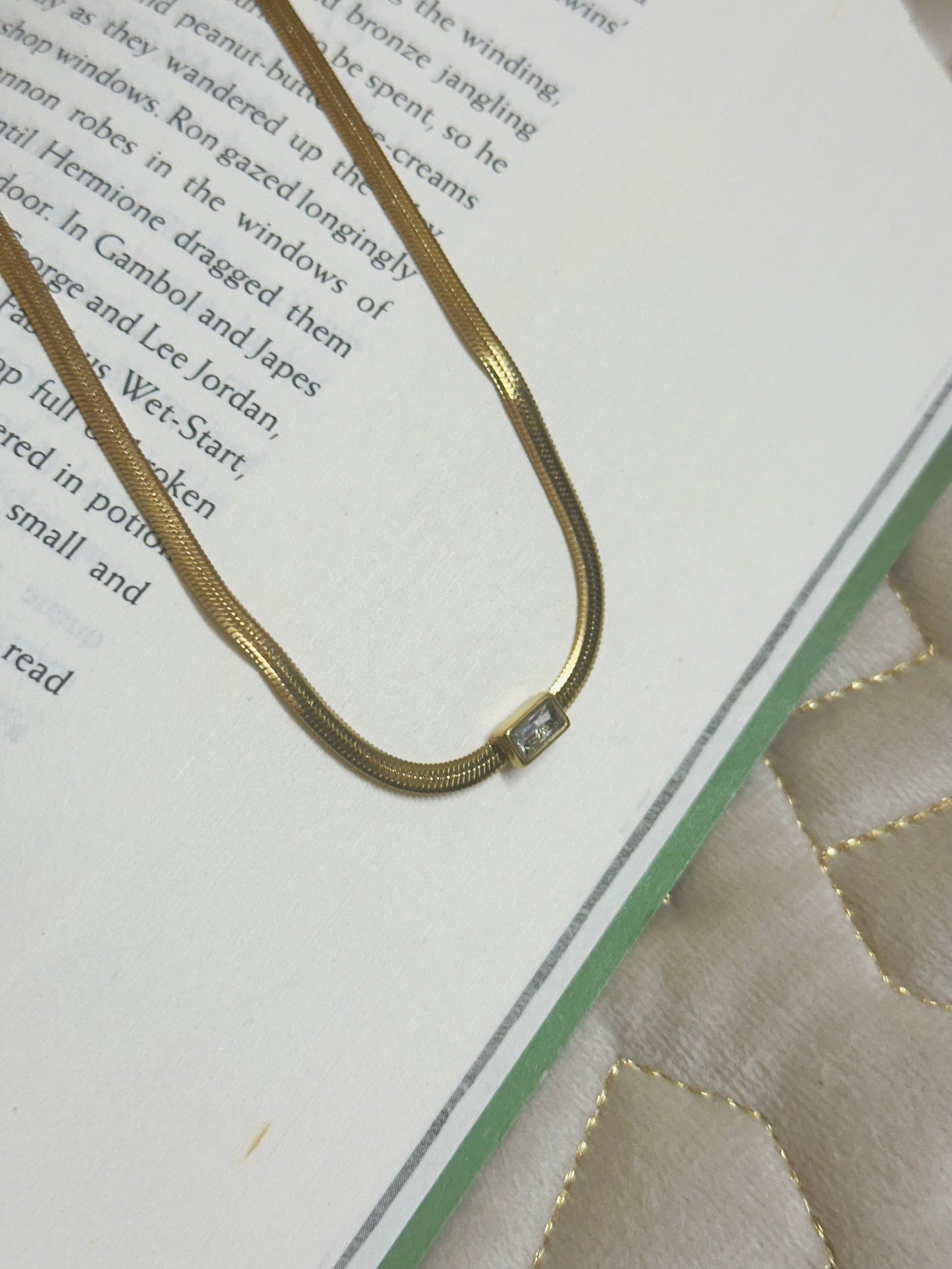 Baguette Glow Necklace